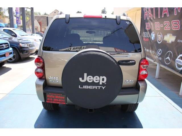 Jeep Liberty 2005 photo 3