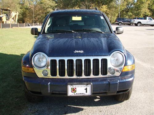 Jeep Liberty 2005 photo 2