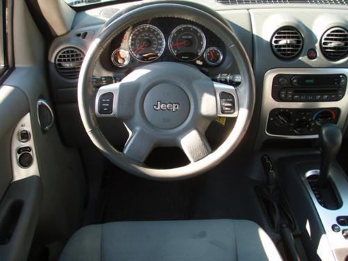 Jeep Liberty 2005 photo 5