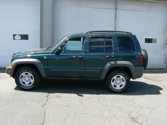 Jeep Liberty 2005 photo 10