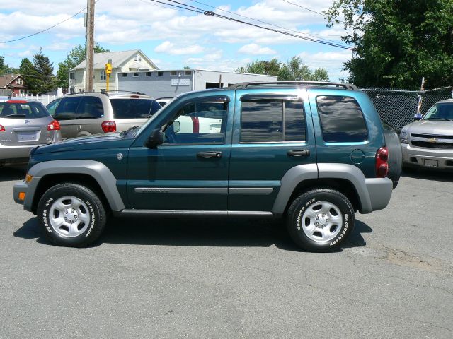 Jeep Liberty 2005 photo 14