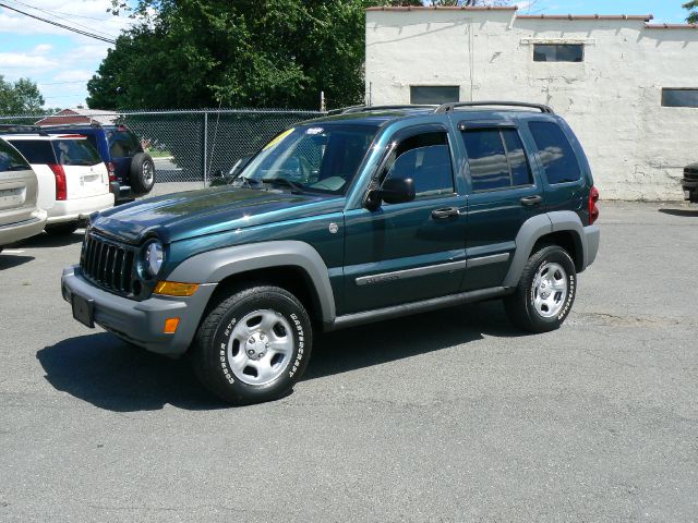 Jeep Liberty 2005 photo 16