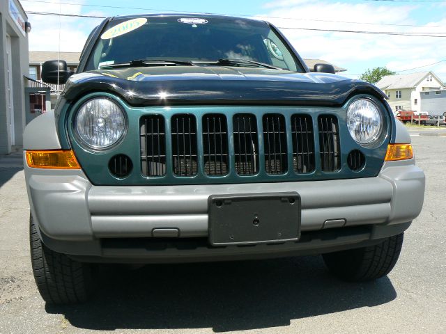 Jeep Liberty 2005 photo 9