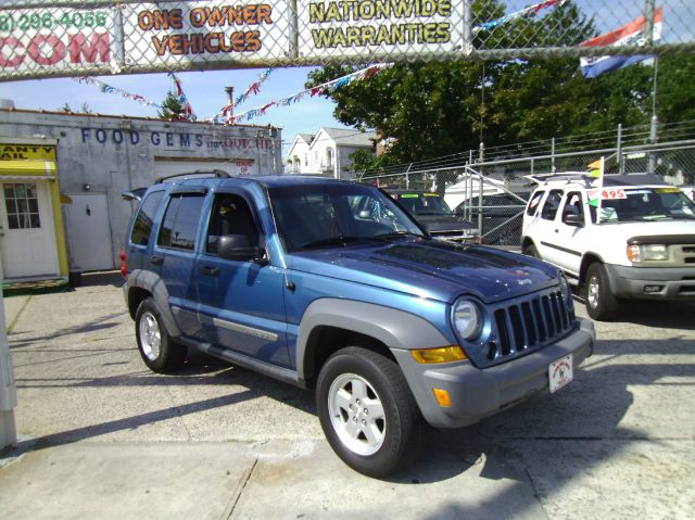 Jeep Liberty 2005 photo 1