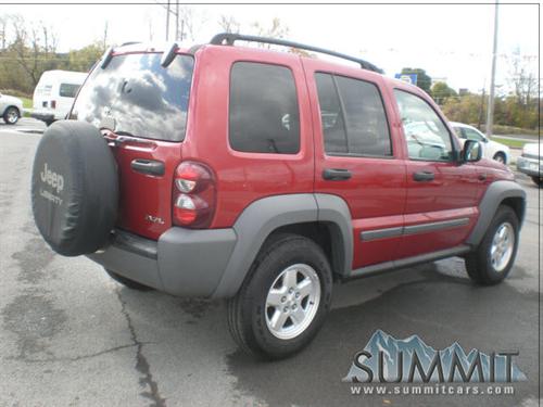 Jeep Liberty 2005 photo 2