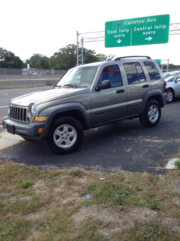 Jeep Liberty 2005 photo 1