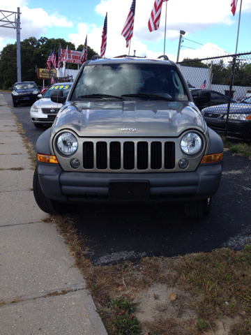 Jeep Liberty 2005 photo 4