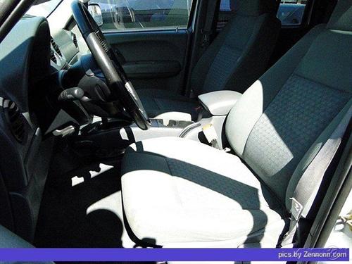Jeep Liberty 2005 photo 3