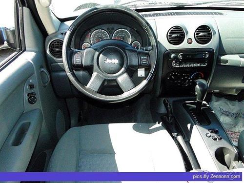 Jeep Liberty 2005 photo 4