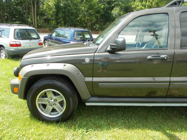 Jeep Liberty 2005 photo 3