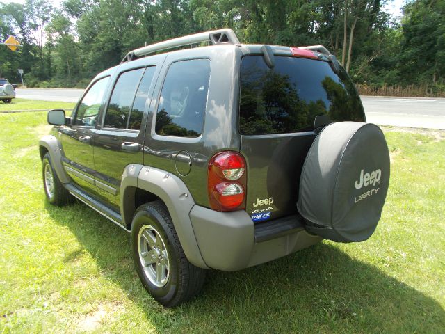 Jeep Liberty 2005 photo 4
