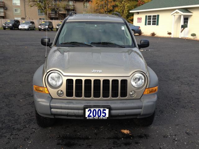 Jeep Liberty 2005 photo 1