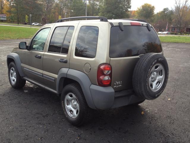 Jeep Liberty 2005 photo 4