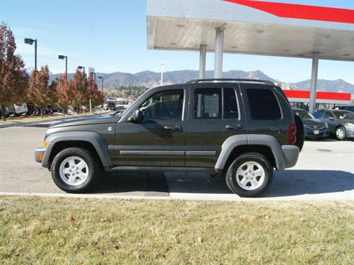 Jeep Liberty 2005 photo 2