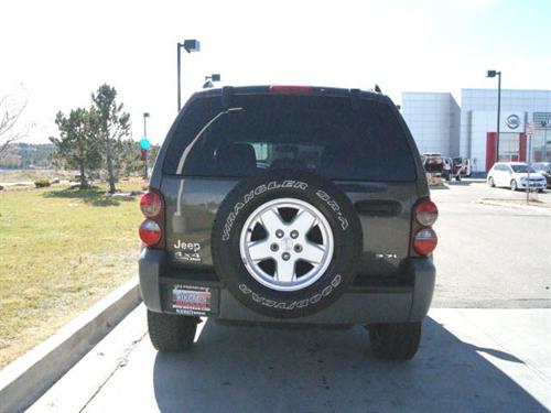 Jeep Liberty 2005 photo 3