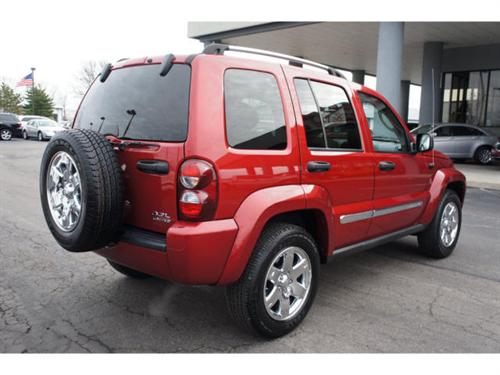 Jeep Liberty 2005 photo 3