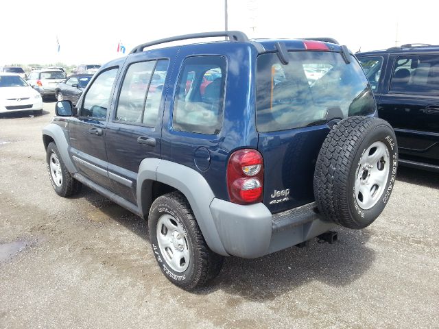Jeep Liberty 2005 photo 3