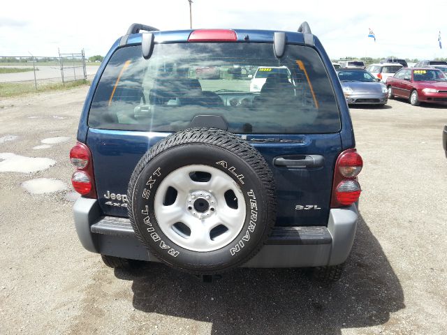 Jeep Liberty 2005 photo 4