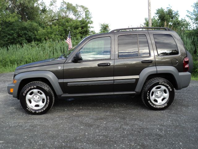 Jeep Liberty 2005 photo 3