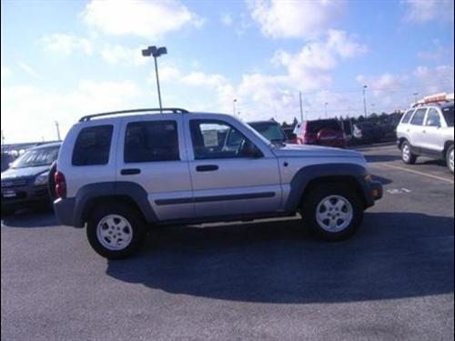 Jeep Liberty 2005 photo 3