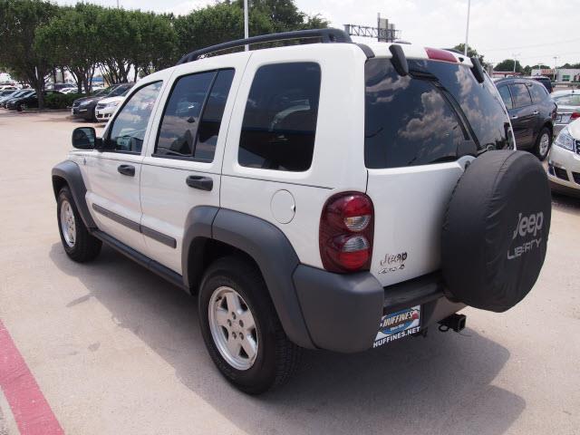 Jeep Liberty 2005 photo 1