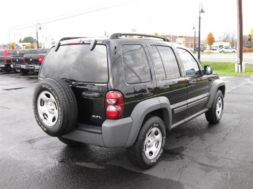 Jeep Liberty 2005 photo 4