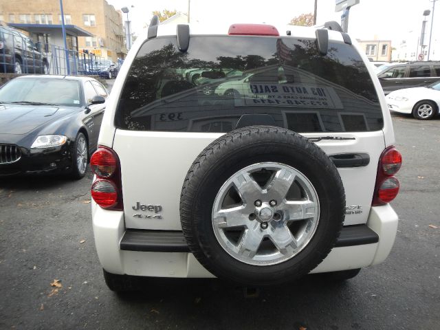 Jeep Liberty Super SUV