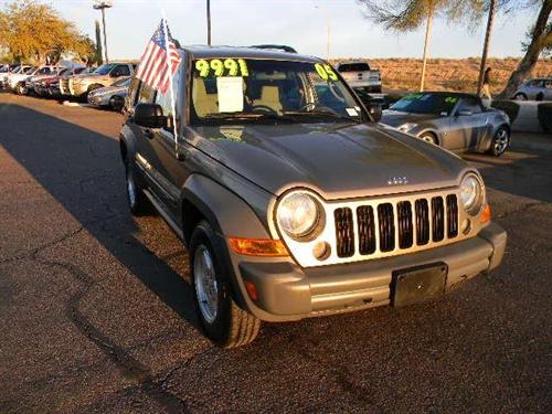 Jeep Liberty 2005 photo 2