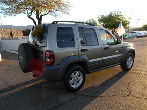 Jeep Liberty 2005 photo 3