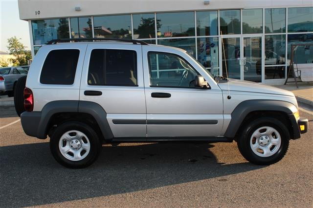 Jeep Liberty 2005 photo 3
