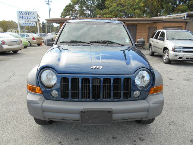 Jeep Liberty 2005 photo 2