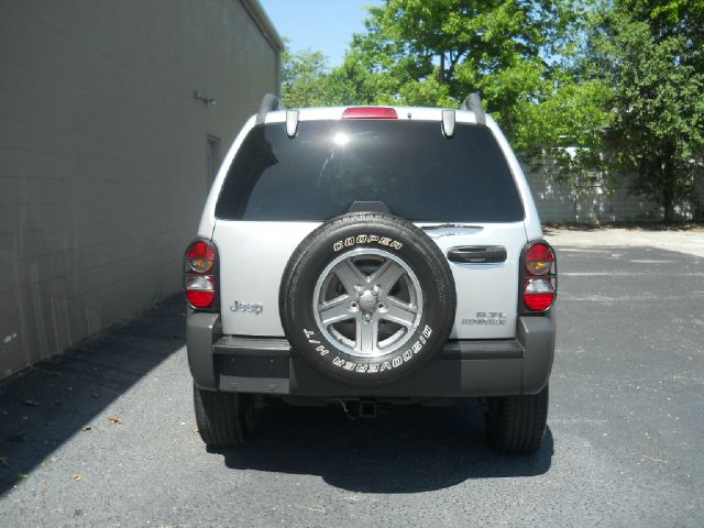 Jeep Liberty 2005 photo 1