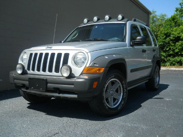 Jeep Liberty 2005 photo 3