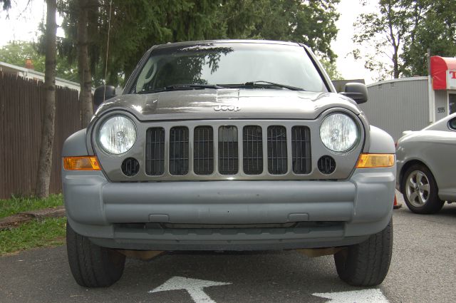 Jeep Liberty Extended Cab V8 LT W/1lt SUV