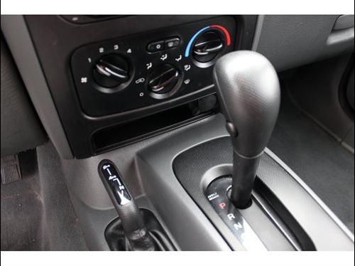 Jeep Liberty 2005 photo 2