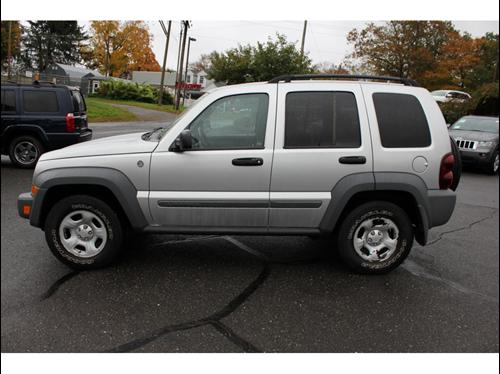 Jeep Liberty 2005 photo 3