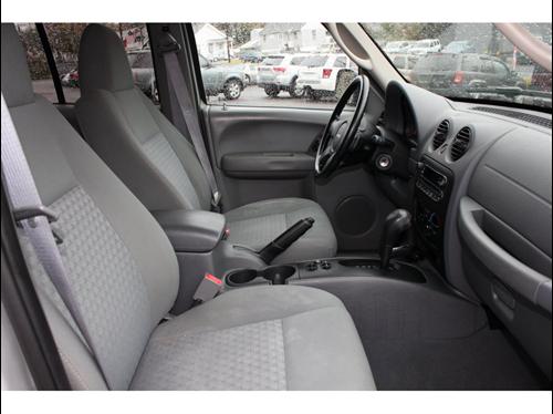Jeep Liberty 2005 photo 4