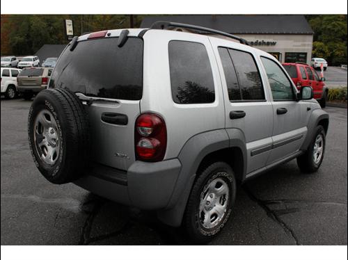 Jeep Liberty 2005 photo 5