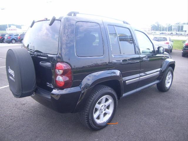 Jeep Liberty 2005 photo 3