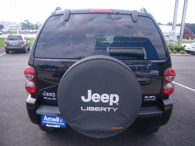 Jeep Liberty 2005 photo 4