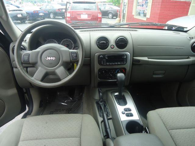 Jeep Liberty 2005 photo 1