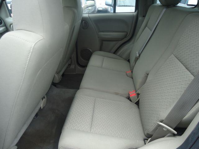 Jeep Liberty 2005 photo 6