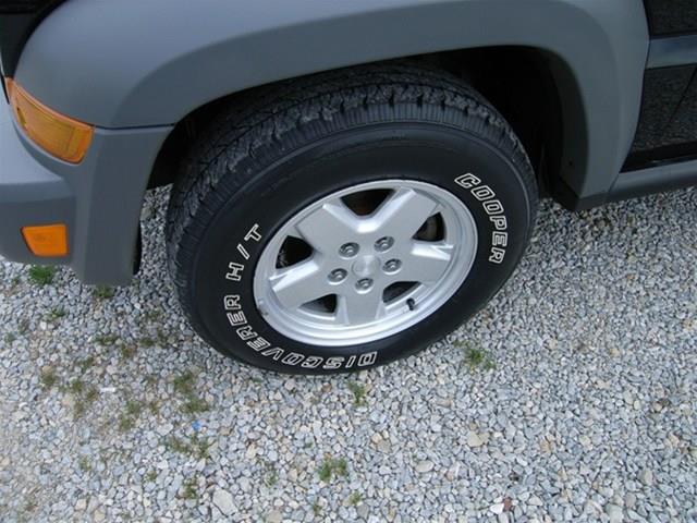 Jeep Liberty 2005 photo 1