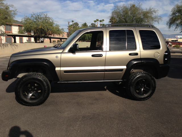 Jeep Liberty 2005 photo 4