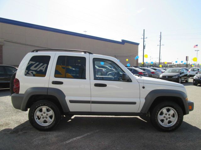 Jeep Liberty Extended Cab V8 LT W/1lt SUV