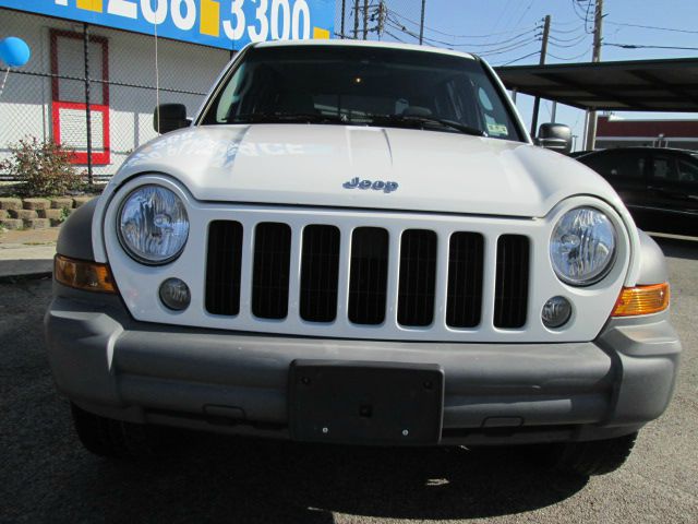 Jeep Liberty 2005 photo 1