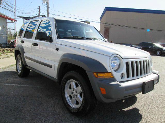Jeep Liberty 2005 photo 4