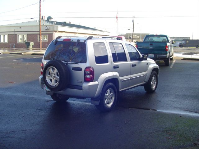 Jeep Liberty 2005 photo 1