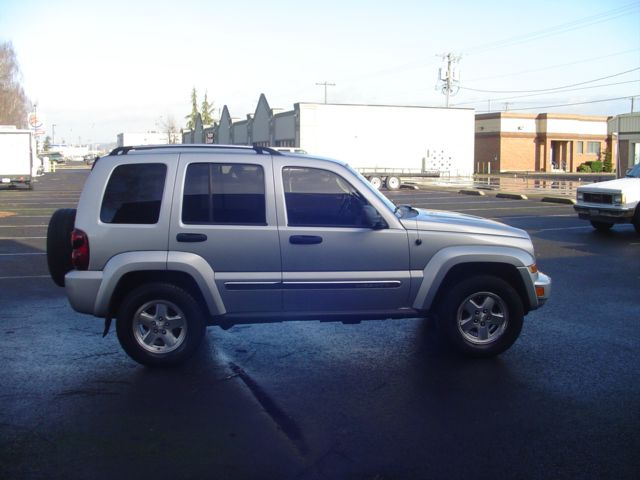 Jeep Liberty 2005 photo 4