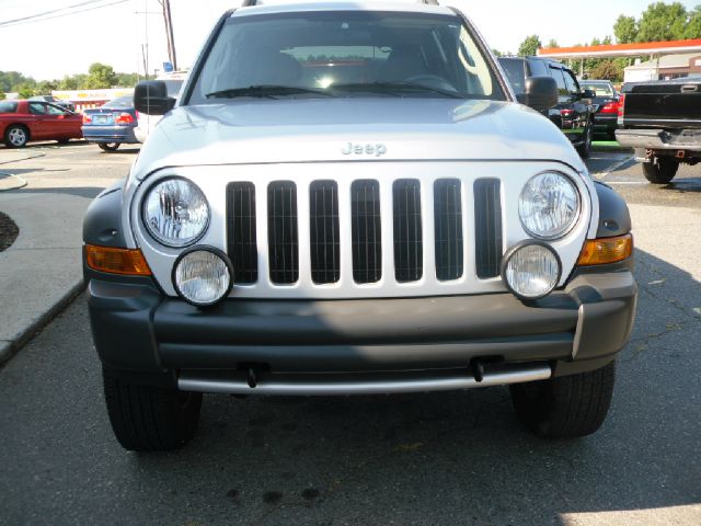 Jeep Liberty 2005 photo 3